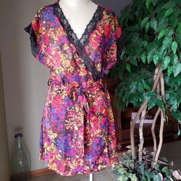 Other - NWOT Lace Trim Vibrant Sexy Belted Robe S